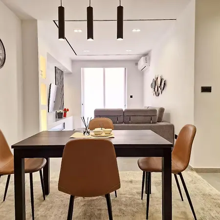 דירה Luxury Qawra